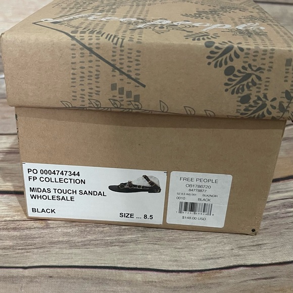 Free People Midas Touch Women’s Size 8.5 Black Strappy Buckle Sandal New in box - Picture 7 of 7